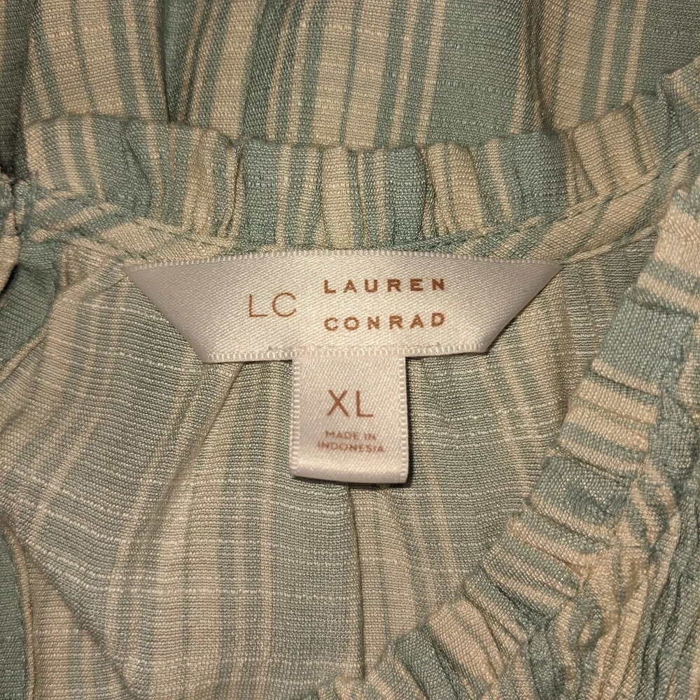 Lauren Conrad Short Bell Sleeve Top Size XL - Picture 7 of 12